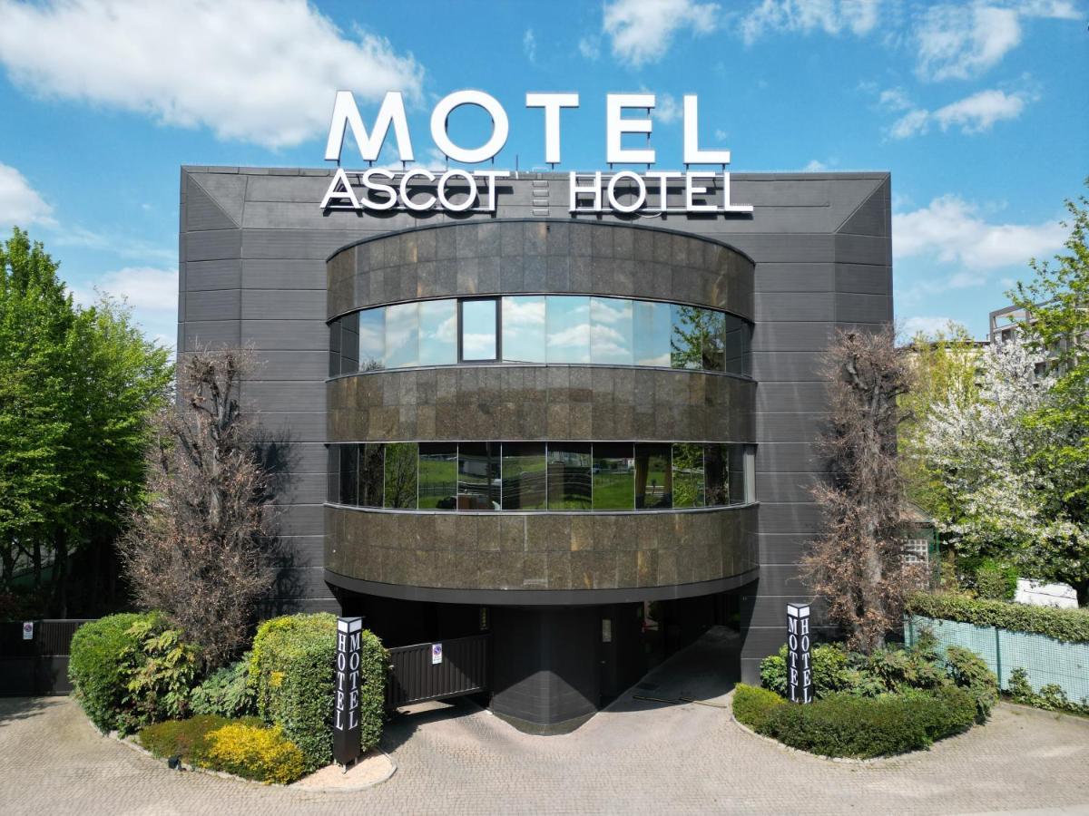 Ascot Hotel
